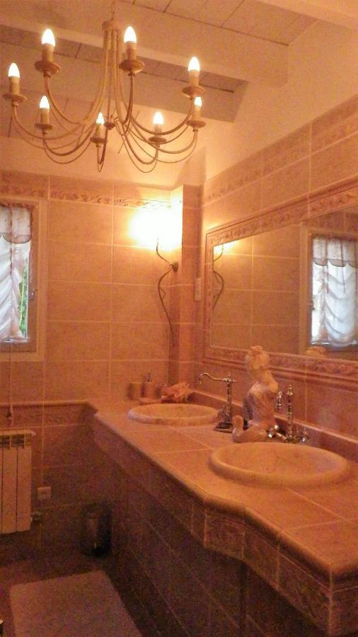 Villa Les Iris Sernhac Ngoại thất bức ảnh